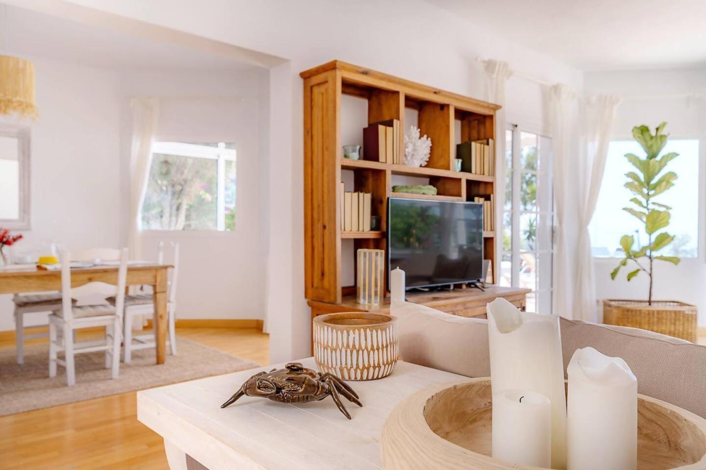 Amazing 3 Bedroom Ocean View With Pool Tías Eksteriør billede